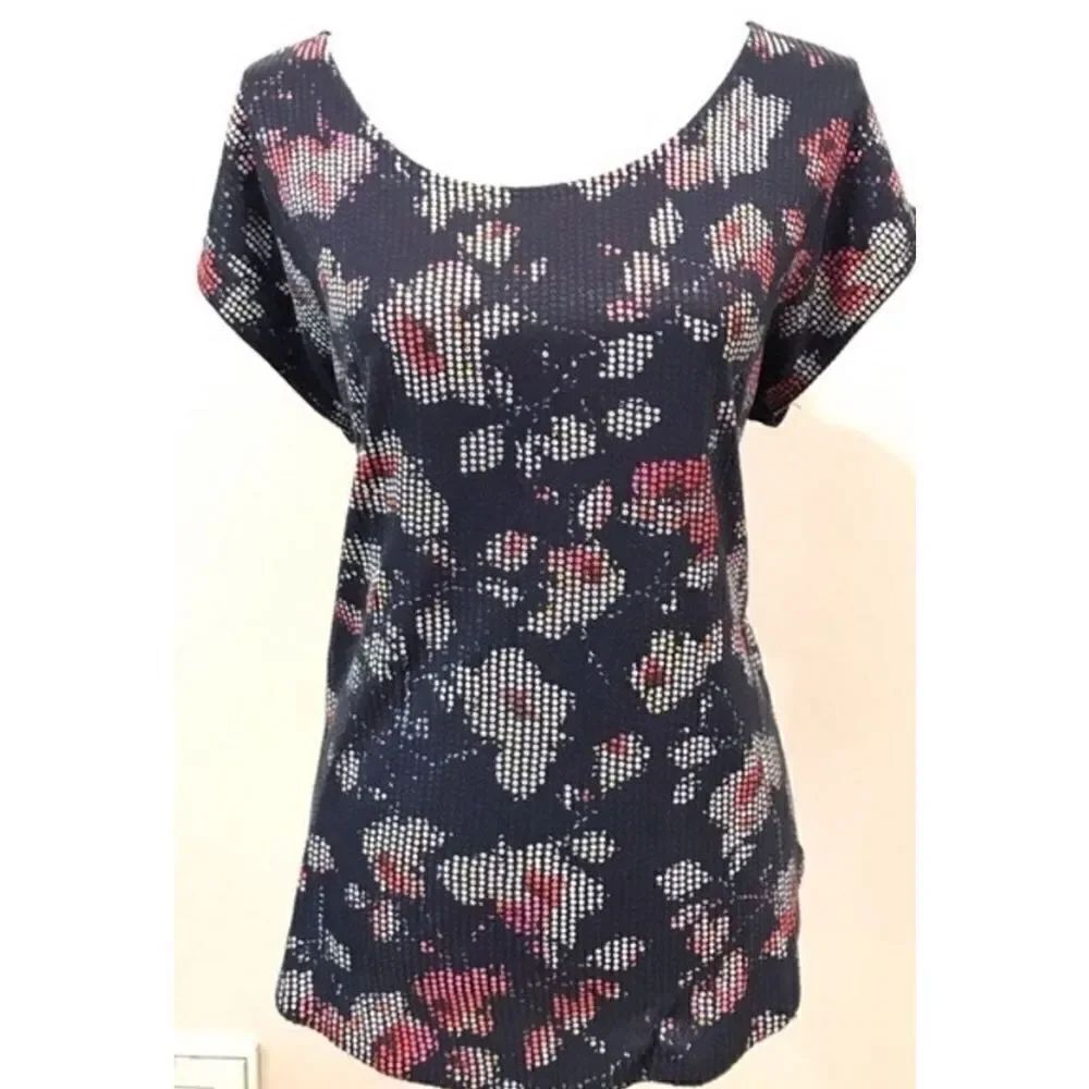 Beatiful flowered blouse - Picture 2 of 7
